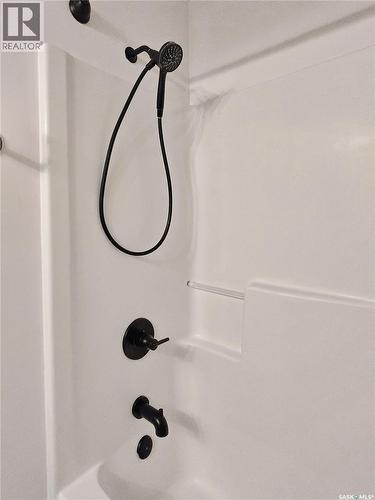 223 120 23Rd Street E, Saskatoon, SK - Indoor Photo Showing Bathroom