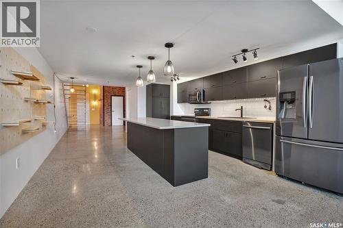 223 120 23Rd Street E, Saskatoon, SK - Indoor Photo Showing Kitchen With Stainless Steel Kitchen