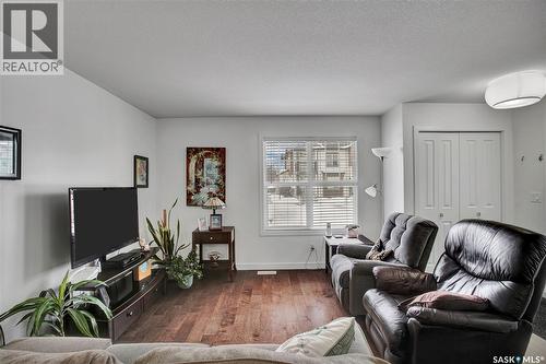 421 2315 Mcclocklin Road, Saskatoon, SK - Indoor Photo Showing Living Room