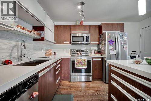 421 2315 Mcclocklin Road, Saskatoon, SK - Indoor Photo Showing Kitchen With Stainless Steel Kitchen With Double Sink