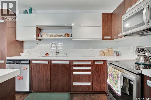 421 2315 Mcclocklin Road, Saskatoon, SK - Indoor Photo Showing Kitchen