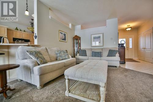 1075 Dalton Road, Timmins (Ts - Dalton), ON - Indoor Photo Showing Living Room