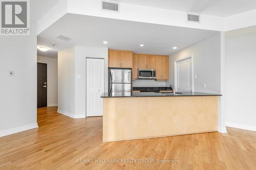 702 - 1227 Wellington Street W, Ottawa, ON - Indoor Photo Showing Kitchen