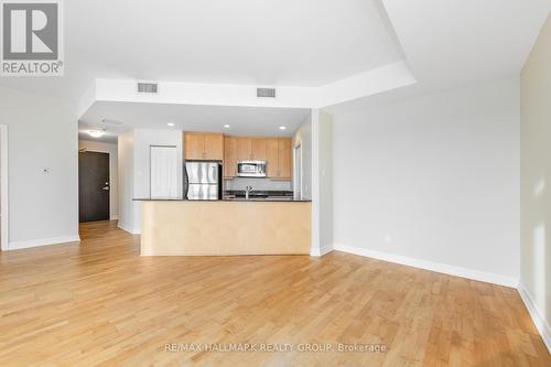 702 - 1227 Wellington Street W, Ottawa, ON - Indoor Photo Showing Kitchen
