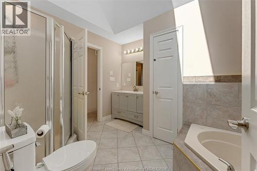 4753 Lavender, Windsor, ON - Indoor Photo Showing Bathroom