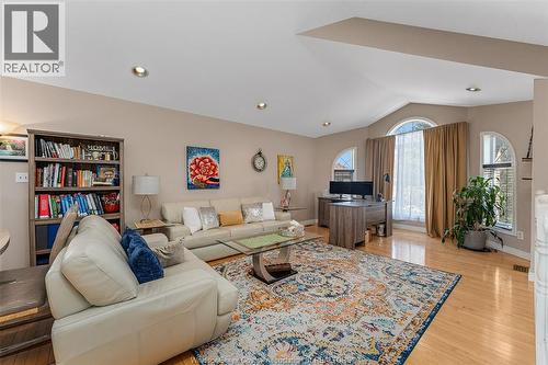 4753 Lavender, Windsor, ON - Indoor Photo Showing Living Room