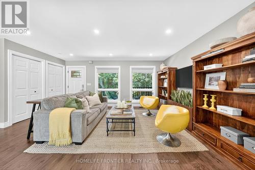7896 6Th Line, Essa, ON - Indoor Photo Showing Living Room