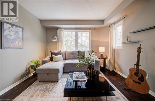 931 Glasgow Street Unit# 2B, Kitchener, ON - Indoor Photo Showing Living Room