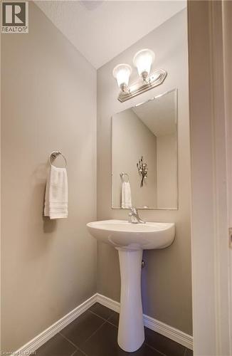 931 Glasgow Street Unit# 2B, Kitchener, ON - Indoor Photo Showing Bathroom