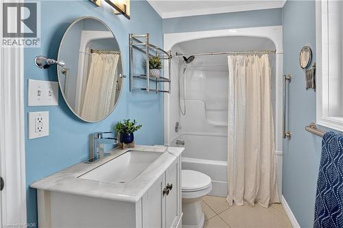 4996 Greenlane Road, Beamsville, ON - Indoor Photo Showing Bathroom