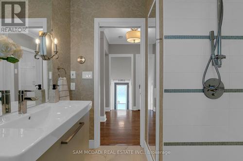 70 Thirty Seventh Street, Toronto, ON - Indoor Photo Showing Bathroom