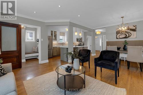 70 Thirty Seventh Street, Toronto, ON - Indoor Photo Showing Living Room