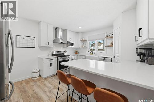 1622 Cairns Avenue, Saskatoon, SK - Indoor Photo Showing Kitchen With Stainless Steel Kitchen