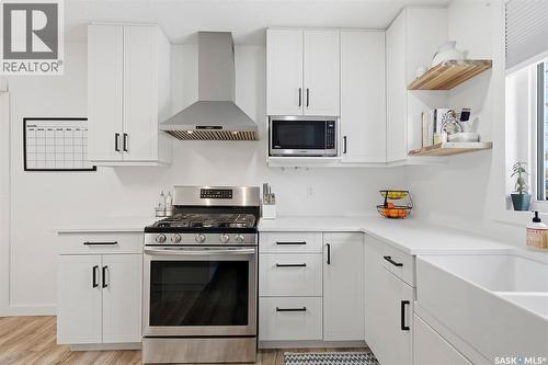 1622 Cairns Avenue, Saskatoon, SK - Indoor Photo Showing Kitchen