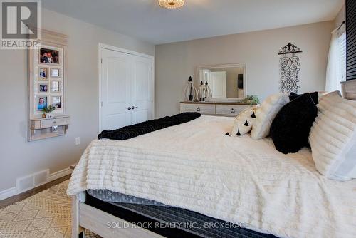 3645 Murvale Road, Frontenac (Frontenac South), ON - Indoor Photo Showing Bedroom