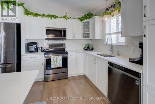3645 Murvale Road, Frontenac (Frontenac South), ON - Indoor Photo Showing Kitchen
