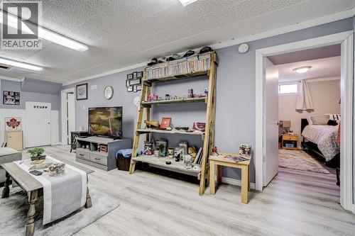 Large Family Room - 1510 12 Avenue N, Lethbridge, AB - Indoor