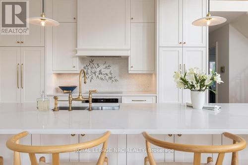 166 Dalhousie Avenue, St. Catharines (Port Dalhousie), ON - Indoor Photo Showing Kitchen With Upgraded Kitchen
