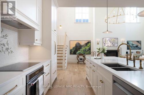 166 Dalhousie Avenue, St. Catharines (Port Dalhousie), ON - Indoor Photo Showing Kitchen With Double Sink With Upgraded Kitchen
