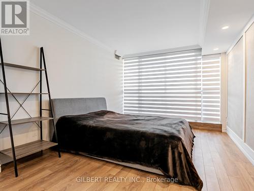806 - 100 Observatory Lane, Richmond Hill, ON - Indoor Photo Showing Bedroom