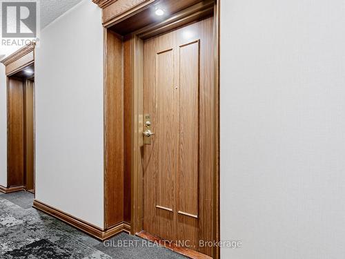 806 - 100 Observatory Lane, Richmond Hill, ON - Indoor Photo Showing Other Room