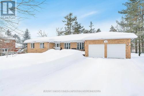 21 FOREST HILL DRIVE  Springwater, ON L9X 0J4