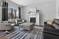 Living area golf course view - 