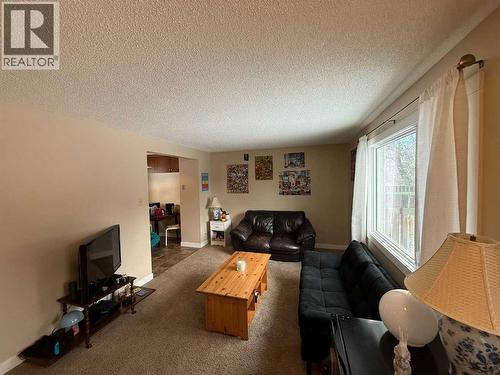 7, 65 Lafayette Boulevard, Lethbridge, AB - Indoor Photo Showing Living Room