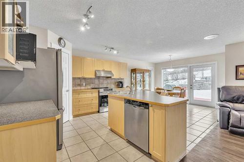 103 Panamount Crescent Nw, Calgary, AB - Indoor Photo Showing Kitchen