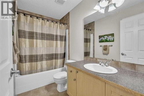 103 Panamount Crescent Nw, Calgary, AB - Indoor Photo Showing Bathroom