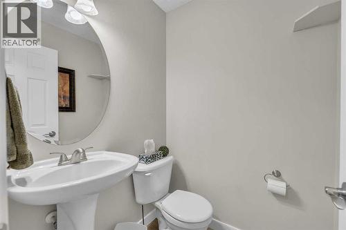 103 Panamount Crescent Nw, Calgary, AB - Indoor Photo Showing Bathroom