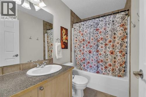 103 Panamount Crescent Nw, Calgary, AB - Indoor Photo Showing Bathroom