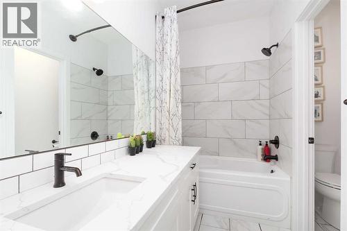 131 Goldenrod Way W, Lethbridge, AB - Indoor Photo Showing Bathroom