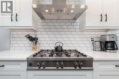 131 Goldenrod Way W, Lethbridge, AB - Indoor Photo Showing Kitchen With Upgraded Kitchen