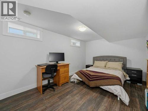 250 23 Avenue Ne, Calgary, AB - Indoor Photo Showing Bedroom
