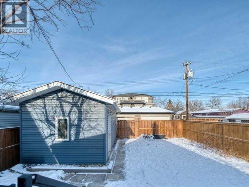 250 23 Avenue Ne, Calgary, AB - Outdoor