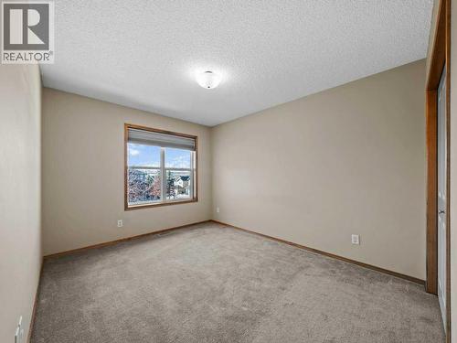 108 Pantego Rise Nw, Calgary, AB - Indoor Photo Showing Other Room