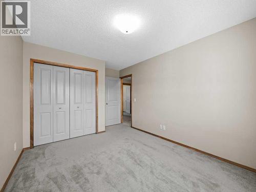 108 Pantego Rise Nw, Calgary, AB - Indoor Photo Showing Other Room