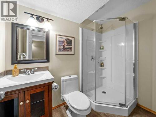 108 Pantego Rise Nw, Calgary, AB - Indoor Photo Showing Bathroom