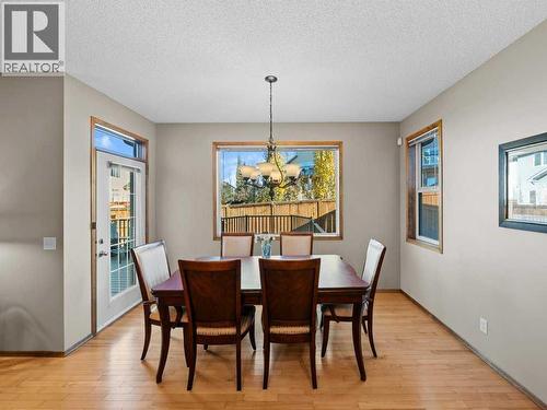 108 Pantego Rise Nw, Calgary, AB - Indoor Photo Showing Dining Room