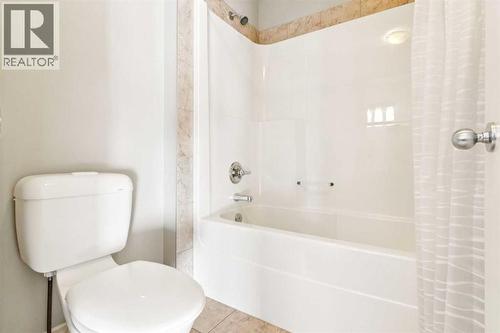 Jack & Jill Bathroom #2 - 110 Heritage Place Ne, Cochrane, AB - Indoor Photo Showing Bathroom