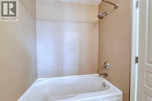 2804, 1320 1 Street Se, Calgary, AB - Indoor Photo Showing Bathroom