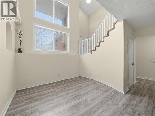 109 Somerset Close Sw, Calgary, AB - Indoor Photo Showing Other Room