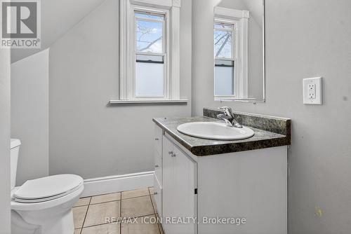 Unit 3 - 720 Queens Avenue, London East (East G), ON - Indoor Photo Showing Bathroom