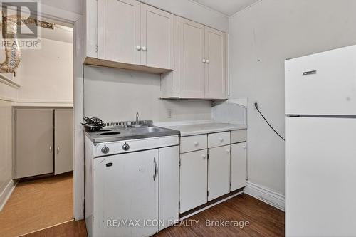 Unit 1 - 720 Queens Avenue, London East (East G), ON - Indoor Photo Showing Kitchen