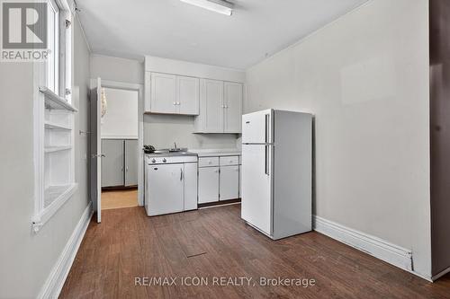 Unit 1 - 720 Queens Avenue, London East (East G), ON - Indoor Photo Showing Kitchen