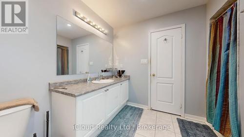 52 Tianalee Crescent, Brampton, ON - Indoor Photo Showing Bathroom