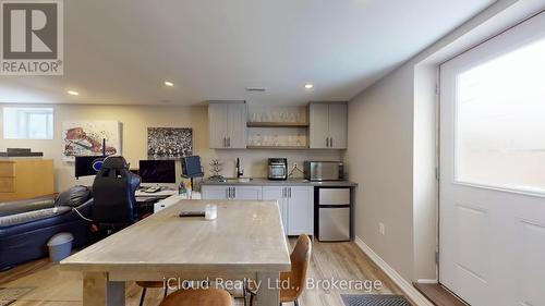 52 Tianalee Crescent, Brampton, ON - Indoor Photo Showing Kitchen
