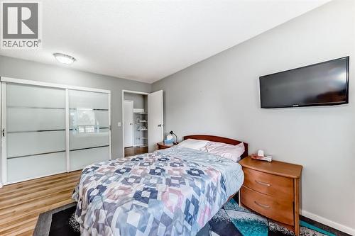 306, 1712 38 Street Se, Calgary, AB - Indoor Photo Showing Bedroom