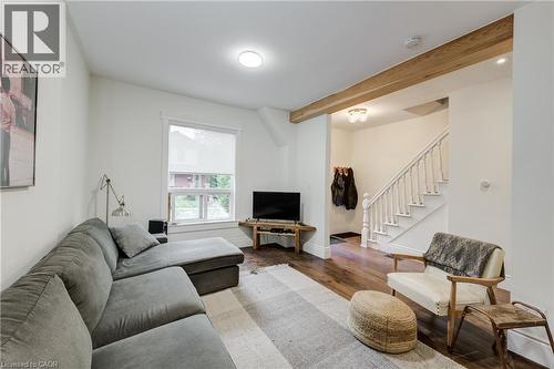 97 Gladstone Avenue, Hamilton, ON - Indoor Photo Showing Living Room